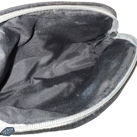 Christian Dior Black Velvet Cosmetic Pouch – Embroidered Logo – Limited Edition - Picture 8 of 8